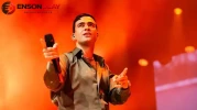 Mert Demir konserde neden bıyıklarını kesti?