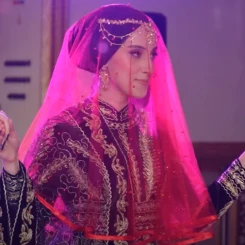 Gelin Evi yarışmasının iddialı gelinlerinden biri olan Esra Karagöl'ün kim olduğu merak konusu. Peki, Esra Karagöl nereli ve kaç yaşında?
