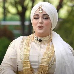 "Gelin Evi Yarışmacısı Sümeyye Yişilçeçen'in Kimliği ve Kökeni Merak Konusu!"