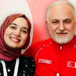 Türk İş İnsanı Mehmet Kınık'ın Kızı Zehra, Üzücü Trafik Kazasıyla Anılmaktadır