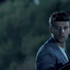 Aynadaki Yabancı Dizisi, Karizmatik Estetik Cerrah Barış'ın Sırlarıyla Büyülüyor