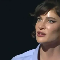 Berrak Tüzünataç kimdir?