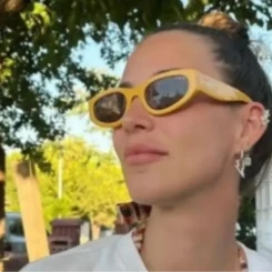 Efecan Dianzenza'nın eski eşi olan Duygu Çavdar'ın yaşamı merak konusu oldu. Peki, Duygu Çavdar kimdir?