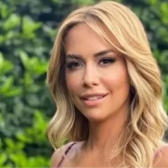 Ünlü oyuncu Nur Tuğba Namlı'nın hayatı merak konusu oldu. Peki, Nur Tuğba Namlı kimdir? İşte, Nur Tuğba Namlı'nın yaşamı, kariyeri ve kişisel bilgileri!