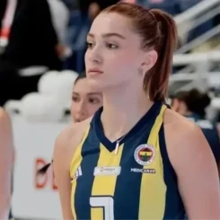 İrem Güneş kaç yaşında ve hangi takımda forma giyiyor?