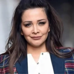 Evrim Akın: Tiyatrodan Televizyona Yükselen Bir Yıldız!