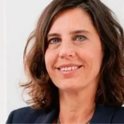 Türkiye Futbol Federasyonu eski yöneticisi Ebru Köksal, şike soruşturması kapsamında gözaltına alındı