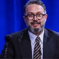 Ünlü sunucu İbrahim Selim'in hayatı merak konusu oldu! İbrahim Selim'in kim olduğunu, kaç yaşında olduğunu, nereli olduğunu ve kariyerini merak edenler için detaylar haberimizde!