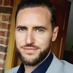 OnlyFans Kurucusu Tim Stokely'nin Muazzam Net Değeri ve Daha Fazlası Açıklanıyor