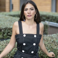 Demet Özdemir Kimdir? Boyu Kilosu Yaşı Sevgilisi