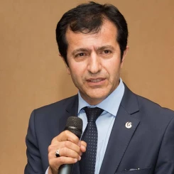 Ardahan Üniversitesi'nin Rektörü olan Prof. Dr. Öztürk Emiroğlu'nun ilgi çeken kariyeri ve yaşamı