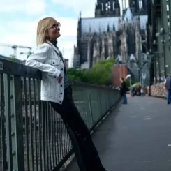 Türkan Özilhan: İş Dünyasının Lideri ve Sanata Duyarlı Bir Profil