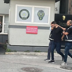 Çocukların Gözleri Önünde Ozan Canyürek, Babasına Tokat Atan Şahıs!