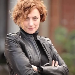 Sanem Çelik'in Kim Olduğunu Biliyor musunuz? Eğitim ve Dizi Kariyeri Ortaya Çıktı!