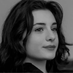 Asude Kelebek: Genç Yaşta Kariyerinde Yükseliş! İşte Oynadığı Diziler ve Başarıları...