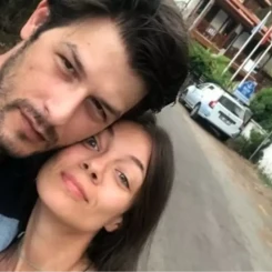 Ceyda Kasabalı: Televizyon ve Sinema Sektöründe Parlayan Bir Yıldızın Yükselişi