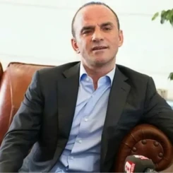 Metro Turizm Kurucusu Galip Öztürk'ün Hukuki Süreci - Firari İş İnsanı Kimliğiyle Gündemde!