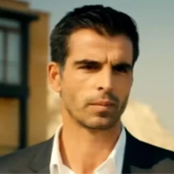 Ünlü oyuncu Mehmet Akif Alakurt'un özel hayatı ve kariyeri hakkında merak edilenler!