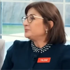 Zuhal Topal'la Yemekteyiz'in yeni yarışmacısı Yıldız'ın sıra dışı hikayesi! Peki, Yemekteyiz Yıldız Hanım kimdir ve kaç yaşında?