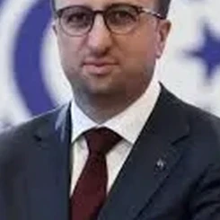 Ahmet Akyol kimdir, aslen nereden gelmektedir ve kaç yaşındadır?