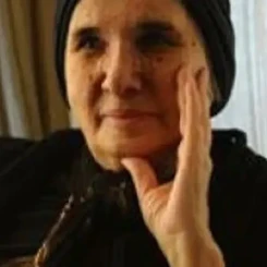 Ünlü ressam Ayşe Şasa'nın sanat dolu hayatı ve İslam'a olan ilgisi merak konusu oldu!