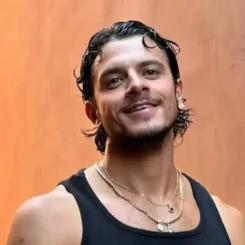 Engincan Tura'nın Yaşamı ve Survivor Performansı Merak Ediliyor!