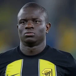 Fransız Futbolcu N'Golo Kanté'nin Aşk Hayatı: Eşi Kim, Aile Durumu Merak Konusu!