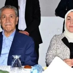 Bülent Arınç'ın Eşiyle İlgili Merak Edilenler! Münevver Arınç'ın Yaşı, Kökeni ve Aile Durumu Hakkında Detaylar Ortaya Çıktı!