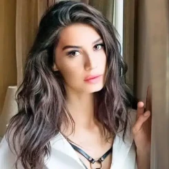 Burcu Kıratlı'nın Babası Tuncay Kıratlı'nın Gizemi! Kimdir, Ne İş Yapar ve Nereden?