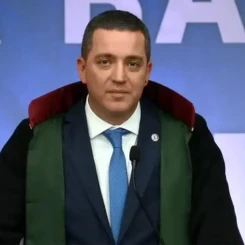 Türkiye Barolar Birliği Başkanı Erinç Sağkan'ın Siyasi Görüşü ve Seçilme Süreci! Kimdir, hangi partiden aday oldu?