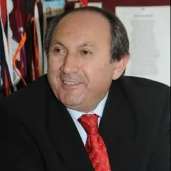 Türk edebiyatının önemli isimlerinden biri olan Feridun Fazıl Özsoy'un hayatı hakkında merak edilenler!