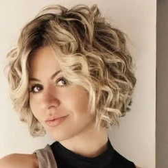 Hande Altaylı Kimdir? İşte Hayatı ve Eserleri! Evlilik Durumu ve Yaşı Merak Konusu!