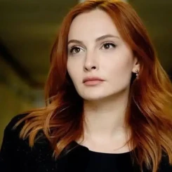 Başak Gümülcinelioğlu'nun hayatı merak konusu oldu!