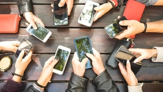 Akıllı telefonlar artık boşta kaldıklarında otomatik olarak yeniden başlayacak!