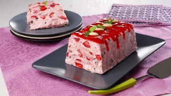 10 Dakikada Hazır: Lezzetli Çilekli Parfe Tarifi İle Tatlı Krizlerine Son! Herkes, Bu Tarifi Öğrendikten Sonra Mutfağa Koşuyor