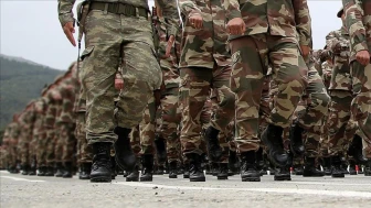 Askerlik süresi 3 aya mı inecek?
