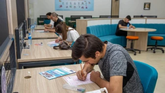 Büyükşehir Belediyesi, üniversite adaylarına ücretsiz sınav provası sağlıyor.