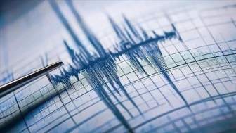 Ege Denizi'nde meydana gelen 6.1 büyüklüğündeki deprem, bölgede paniğe yol açtı! Depremin merkez üssü neresi?
