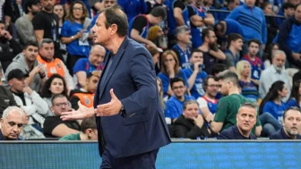 Anadolu Efes Taraftarıyla Gergin Anlaşmazlık İçerisinde Olan Ergin Ataman'ın Sıcak Anları