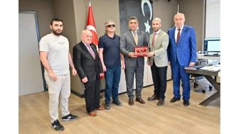 Dernek temsilcileri, Genel Sekreter Burak Deste tarafından kabul edildi.