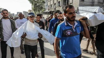 İsrail Gazze’de bir okul ve camiyi vurdu: En az 16 can kaybı