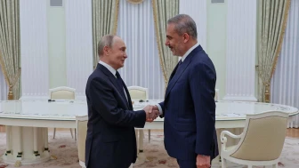 Rusya-Ukrayna Geriliminde Türkiye'nin Dışişleri Bakanı Hakan Fidan Krizde Arabuluculuk Yapıyor