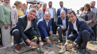 Seralar saldırıya uğradı, Buca'da bin umut fidesi dikildi!