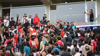 Sivasspor'u hüsrana uğratan beraberlik sonrası tribünlerden istifa talepleri yükseldi