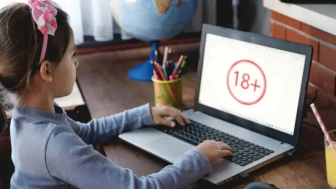 ABD'de 18 Yaş Altı Gençlere Sosyal Medya Kısıtlaması Getiriliyor