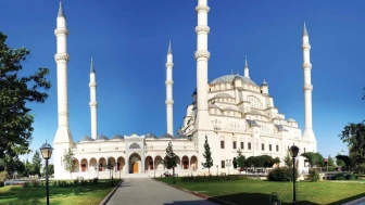 Adana'da 2025 yılı Kurban Bayramı'nda bayram namazı kaçta kılınacak?