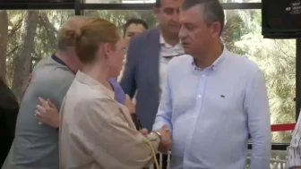 Demet Evgar’dan anlamlı destek: Ferdi Zeyrek’in taziyesinde duygusal anlar!