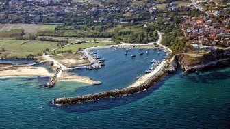 Karadeniz Kıyısındaki Plajlarda Denize Giriş Yasakları Uzatıldı!
