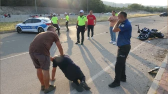Antalya'da Motosiklet ve Otomobil Çarpışması Sonucu 20 Yaşındaki Genç Hayatını Kaybetti