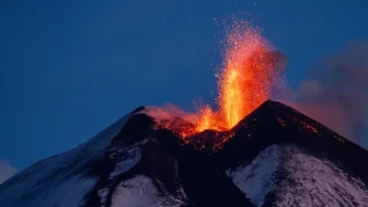 Etna yanardağı nerede hangi ülkede, en son ne zaman patladı?